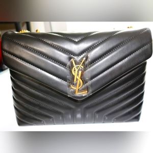 Authentic YSL shoulder bag. OS